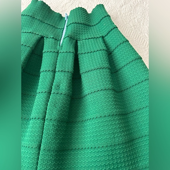 Girl’s From Savoy (Anthropologie) Kelly green scalloped bell skirt. XS/S. Cute! - Picture 11 of 16
